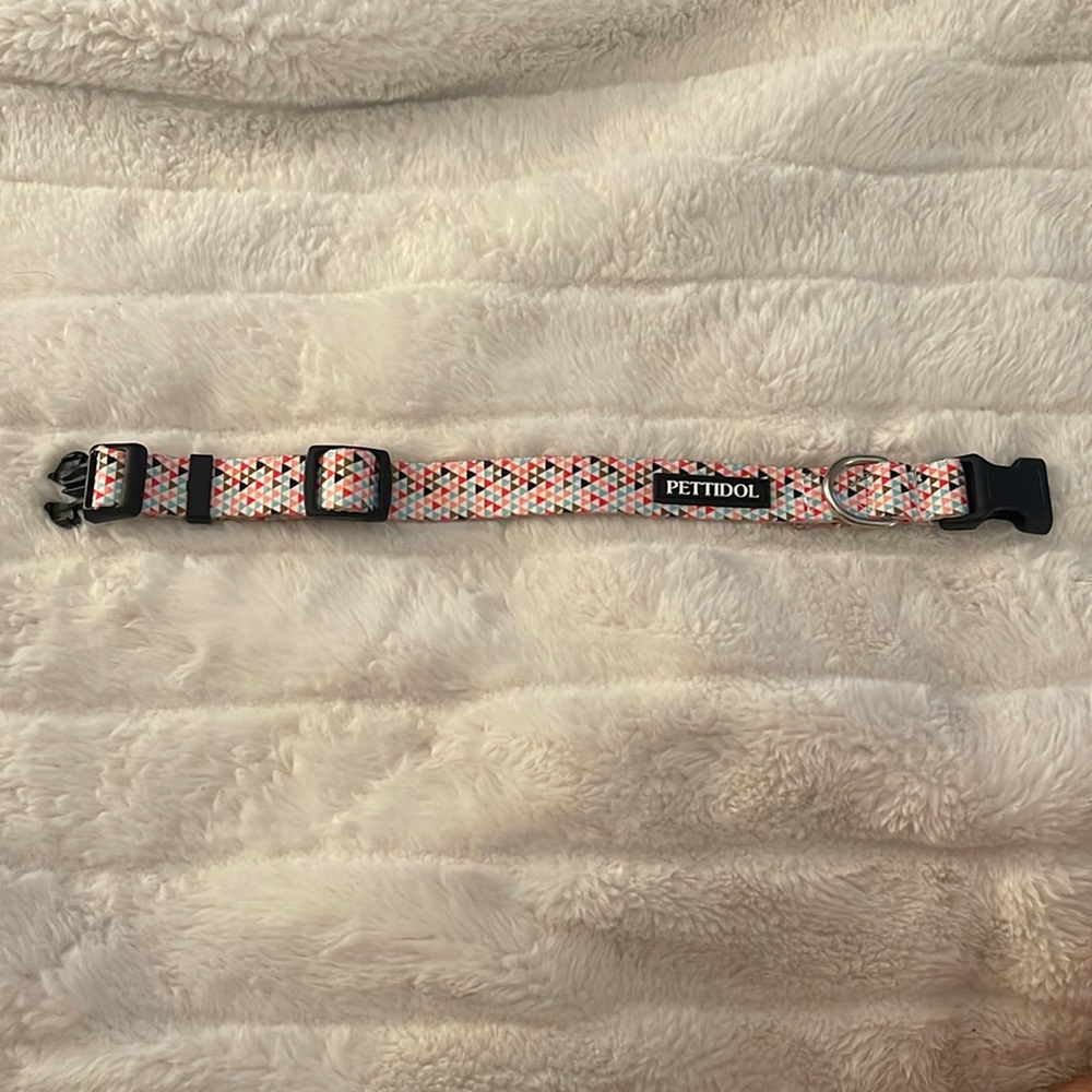 Brand new collar S/M